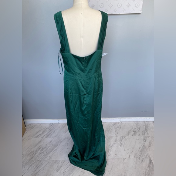 Fame and Partners-green silk size 14 - Picture 4 of 6